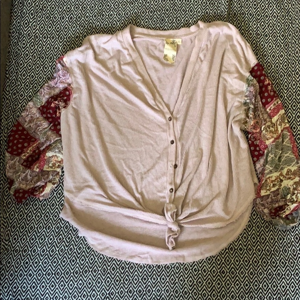 Light Pink Tie-Front Shirt w billowy  sleeves